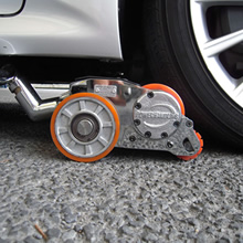 車両のタイヤを回転させて移動(バッテリータイプ)画像