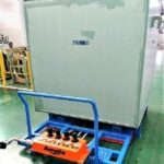 搭載時：エアキャスター作動させて手押し移動 空荷時：エアキャスターを休止➡キャスターが着地して手押し移動